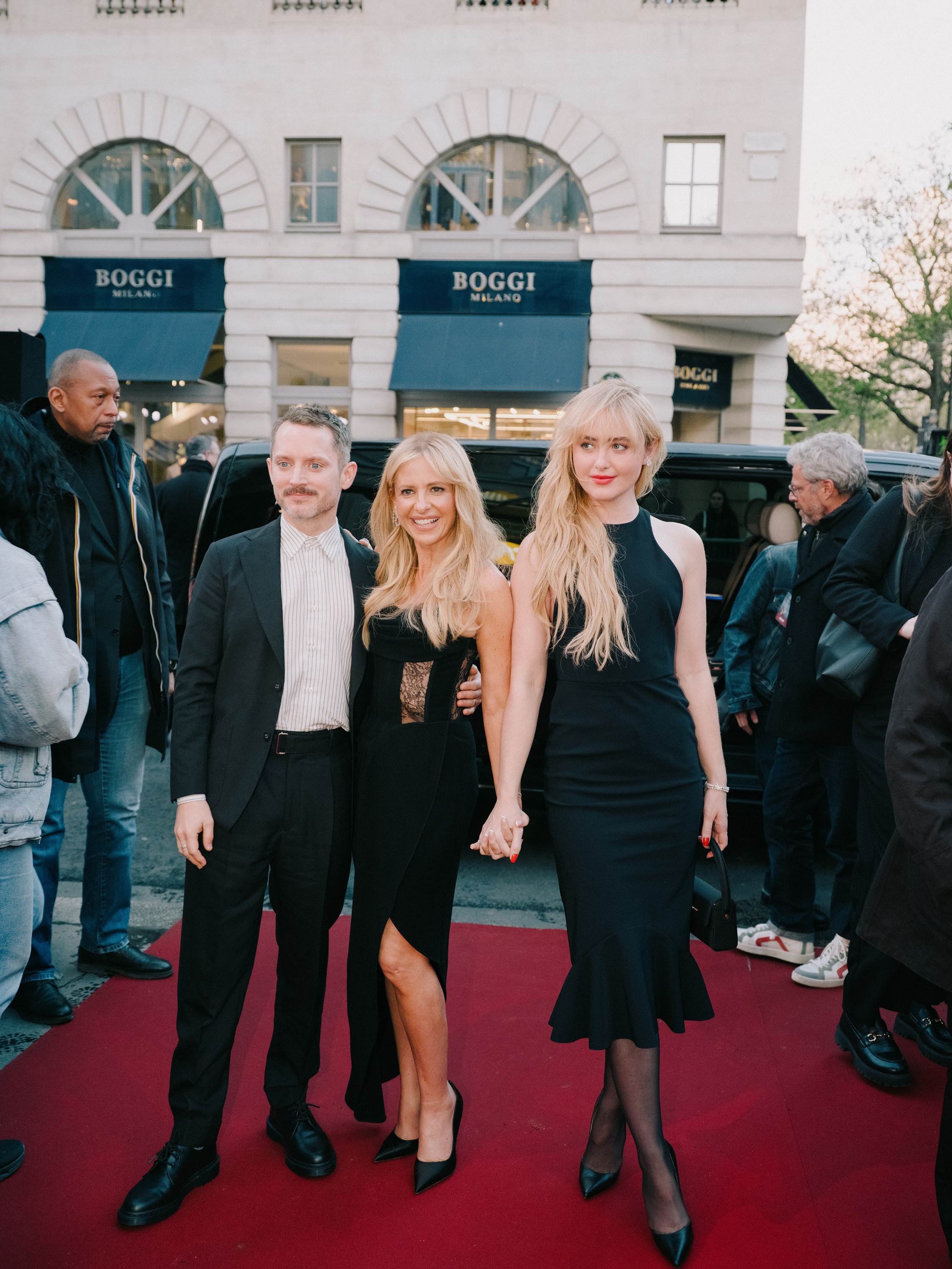 Sarah_Michelle_Gellar_Wedding_Nightmare_2_Paris_Premiere_20260325_Outside_006.jpg Sarah_Michelle_Gellar_Wedding_Nightmare_2_Paris_Premiere_20260325_Outside_006.jpg